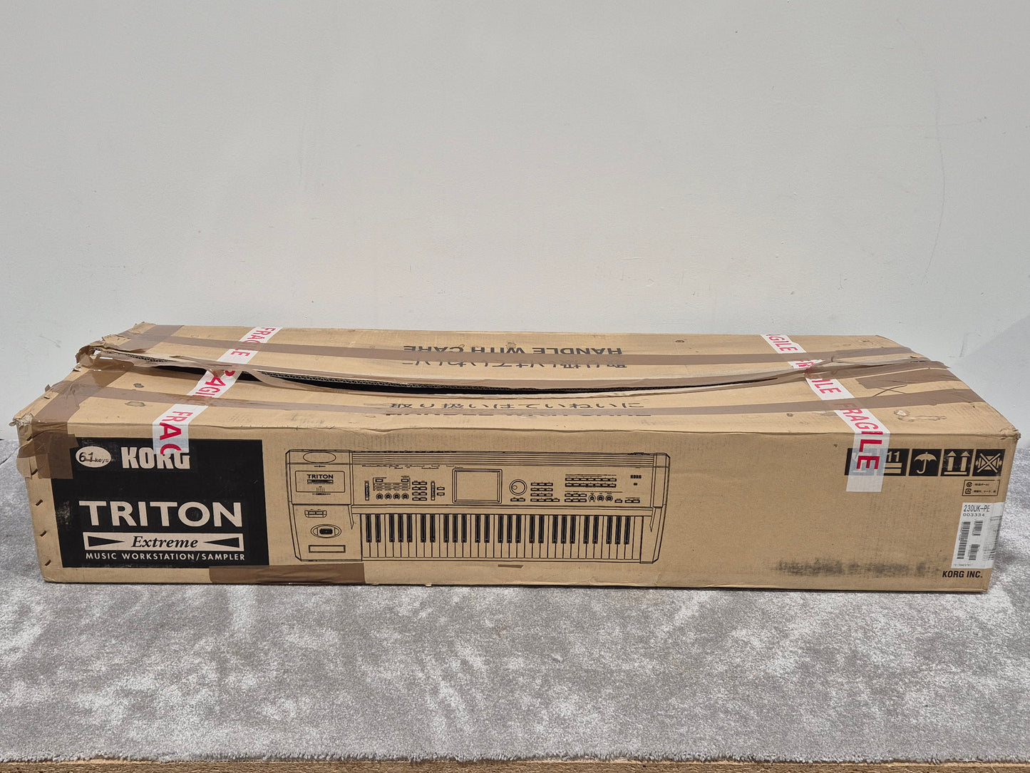 Korg Triton Extreme - 61 Key Music Workstation Synthesizer w/ Original Box