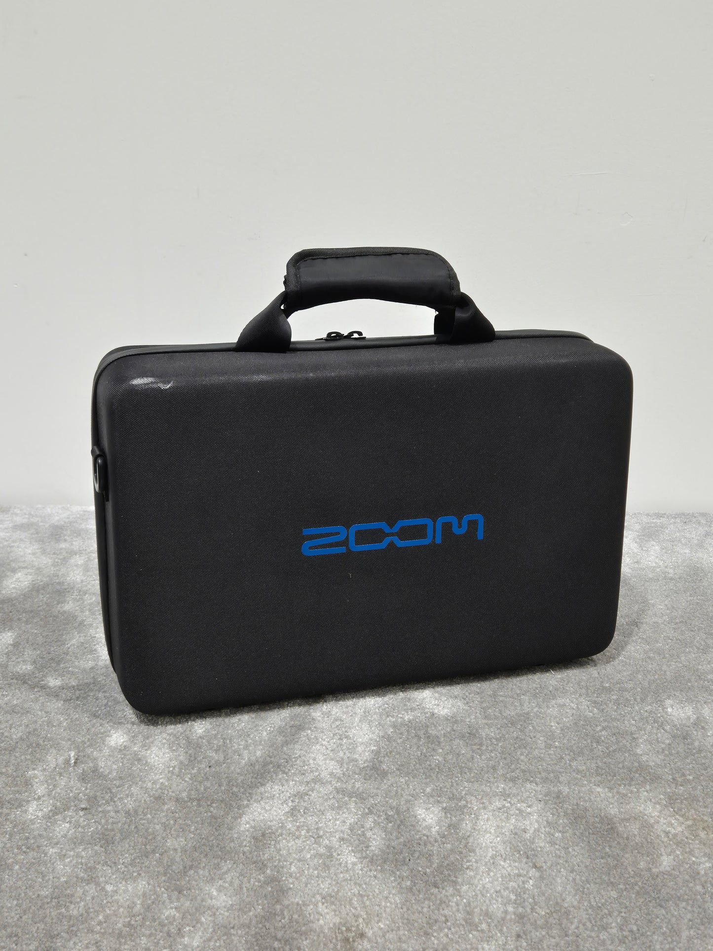Zoom R8 - 8-Track SD Card Recorder w/ Case