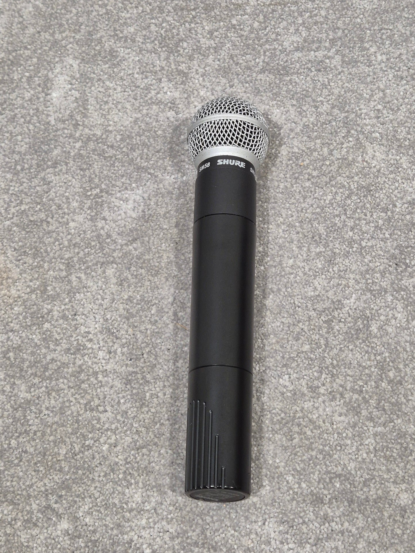 Shure T4N/SM58 - Wireless Handheld Microphone System w/ Case