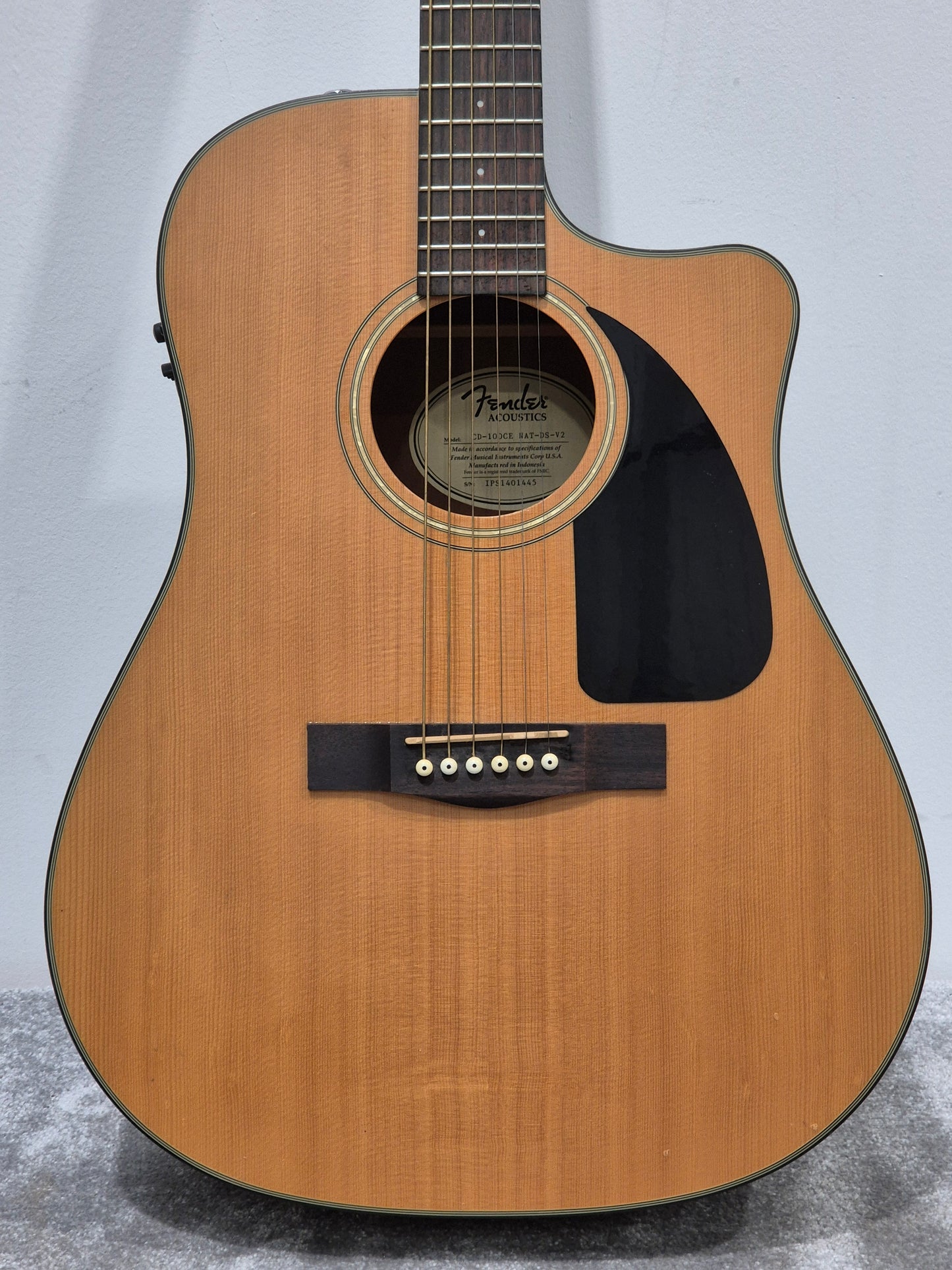 Fender CD-100 NAT-DS-V2 - Electro Acoustic Guitar