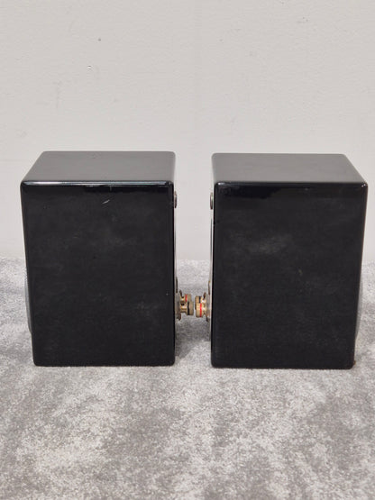 Pair of Monitor Audio Radius 90 Bookshelf Speakers – Good Condition – Fully Tested