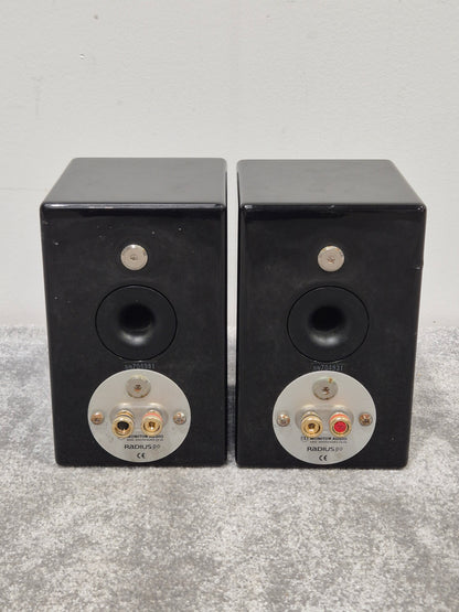 Pair of Monitor Audio Radius 90 Bookshelf Speakers – Good Condition – Fully Tested