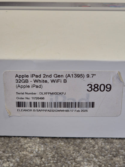 Apple iPad 2nd Gen - 9.7-inch 32GB w/ Original Box
