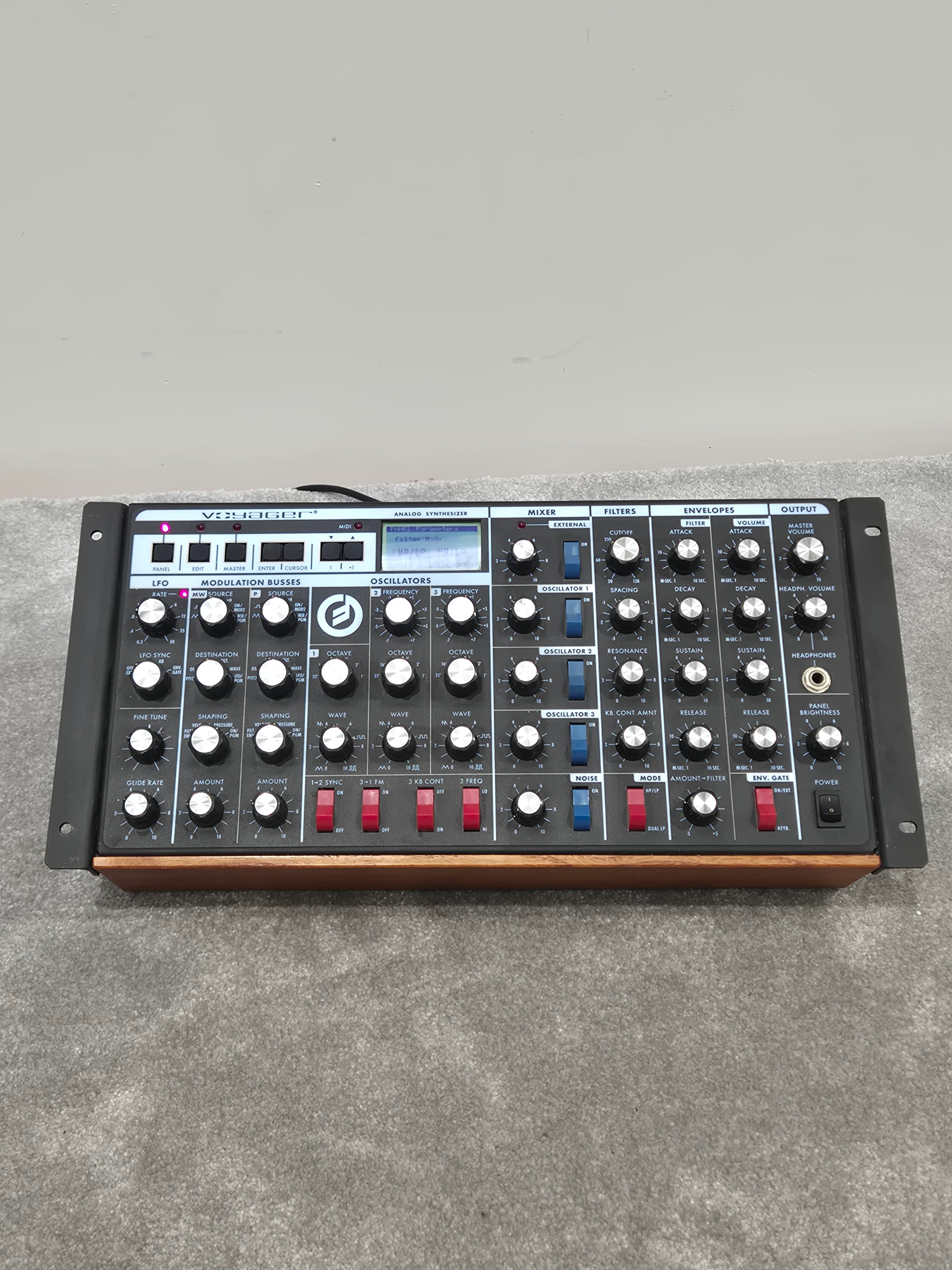 Moog Voyager RME - 5U Rack Mount Synthesizer – Audio Trader