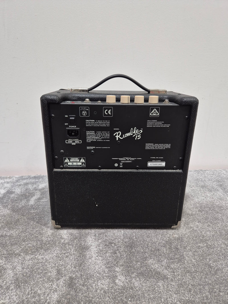 Fender Rumble 15 Bass Combo Amplifier - Image 4