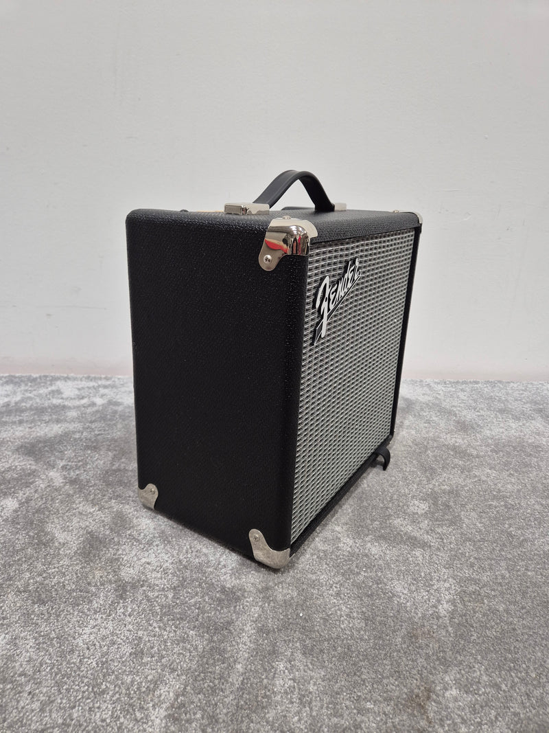 Fender Rumble 15 Bass Combo Amplifier - Image 6