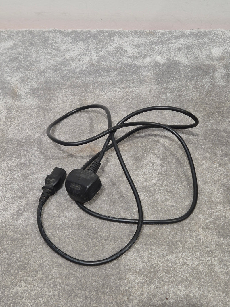 Fender Rumble 15 Bass Combo Amplifier - Image 9