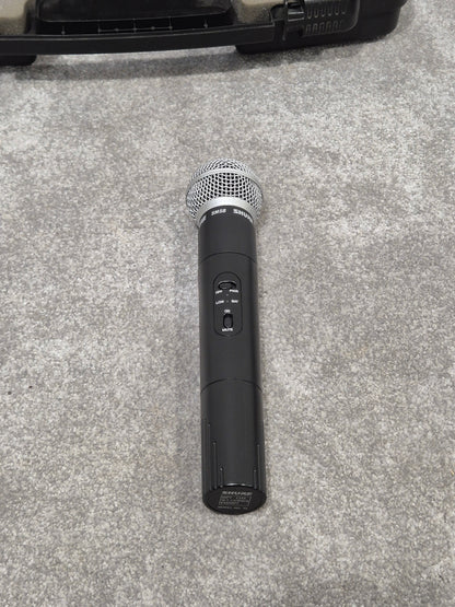 Shure T4N/SM58 -  Wireless Microphone System w/ Case - Excellent