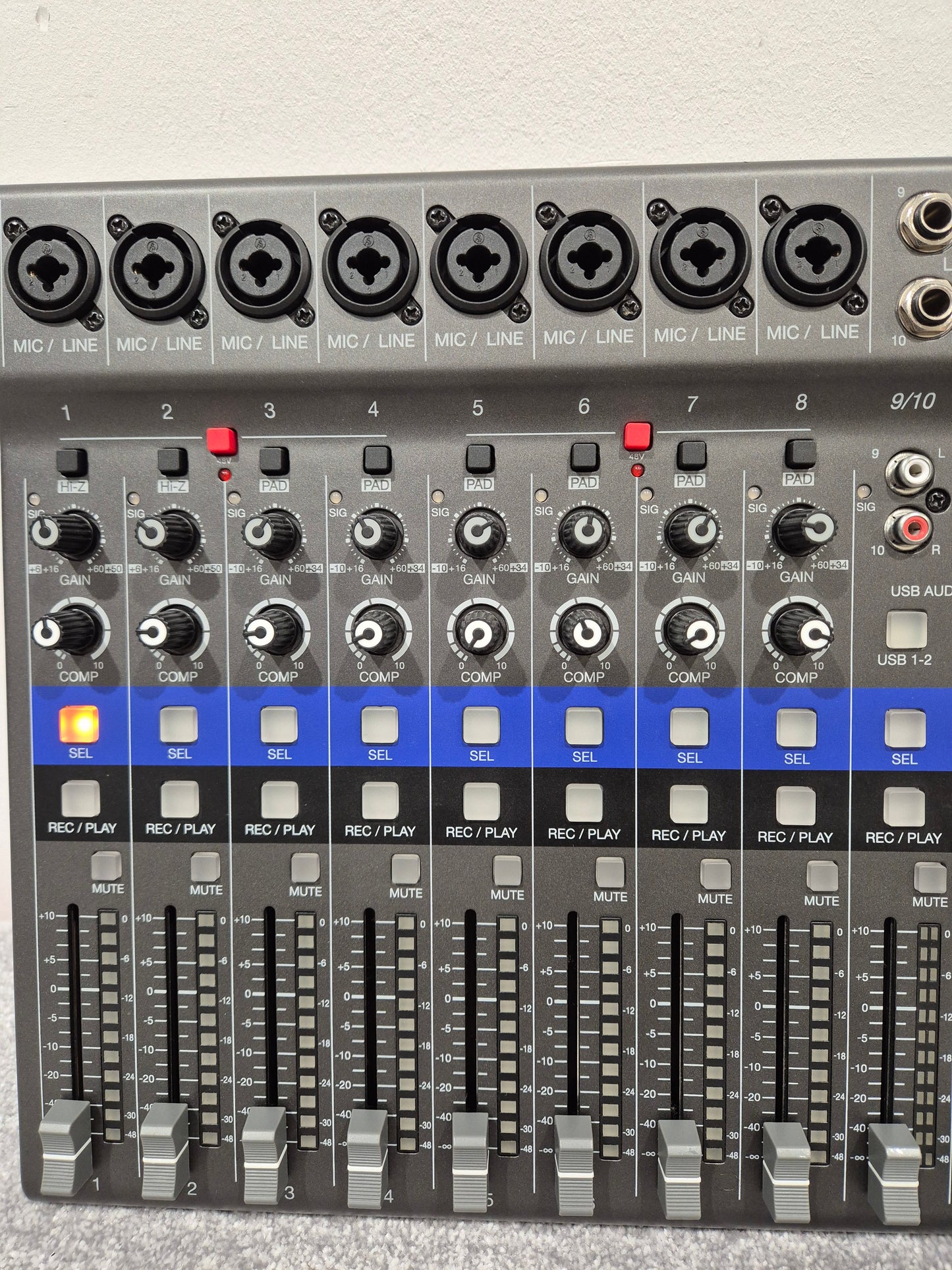 Zoom LiveTrack L12 - Digital Mixer and Multitrack Recorder w/ Original Box