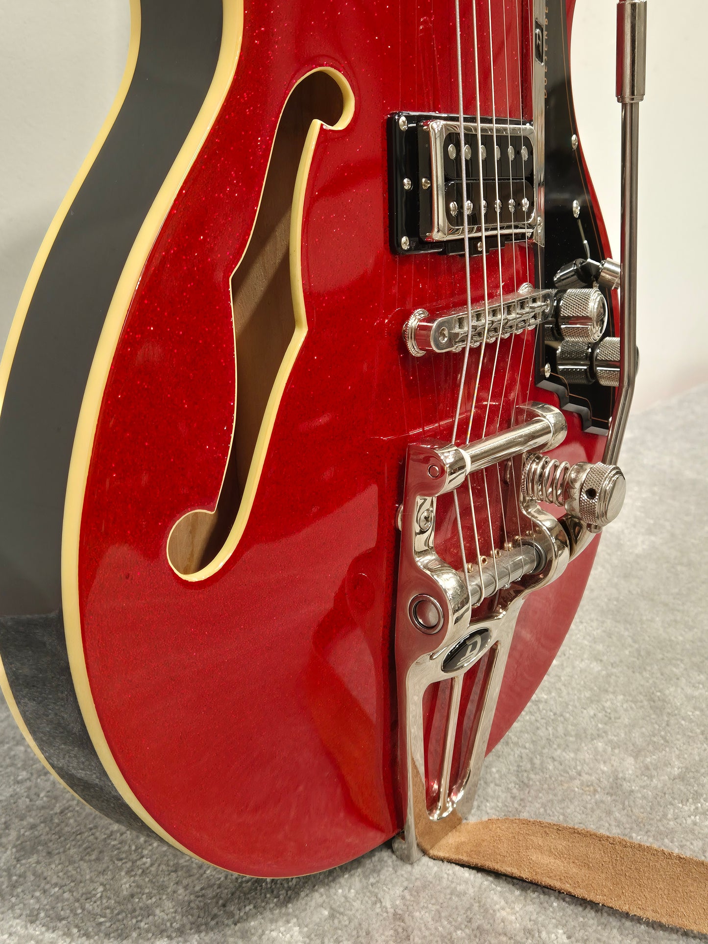 Duesenberg Starplayer TV - Semi-Hollow Electric Guitar w/ Hard Case - Mint