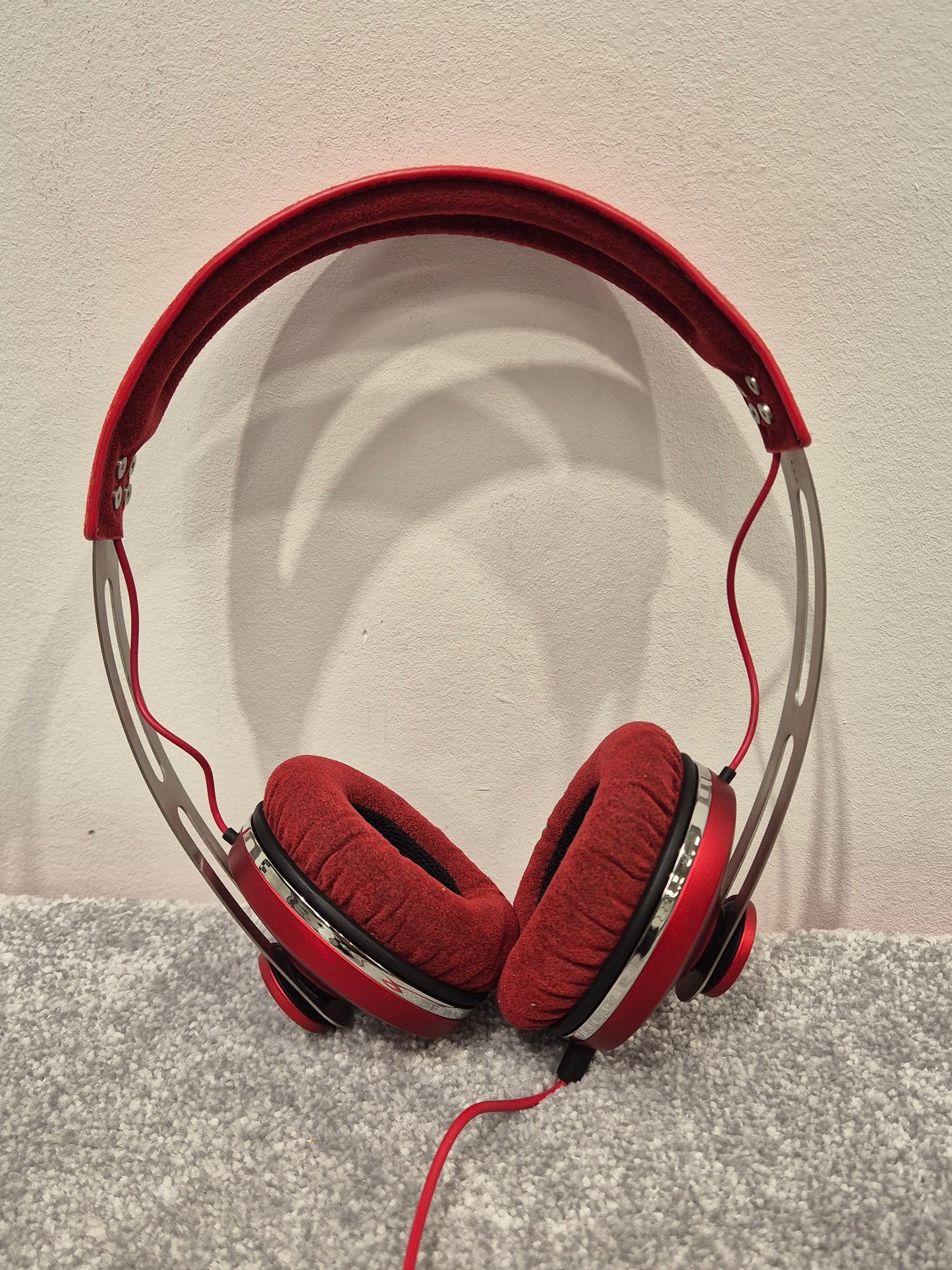 Sennheiser Momentum - On-Ear Headphones w/ Soft Case - Excellent