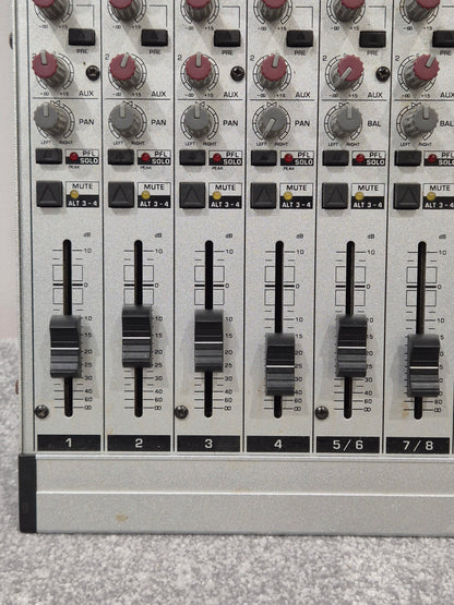 Behringer Eurorack MX1604A - 16-Channel Mixer - Excellent