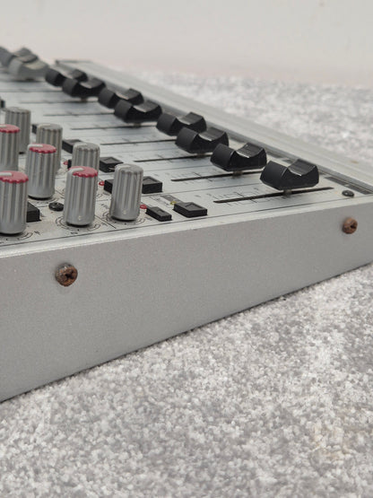 Behringer Eurorack MX1604A - 16-Channel Mixer - Excellent