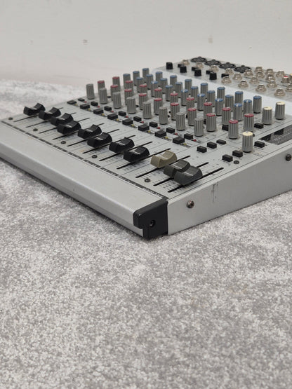 Behringer Eurorack MX1604A - 16-Channel Mixer - Excellent