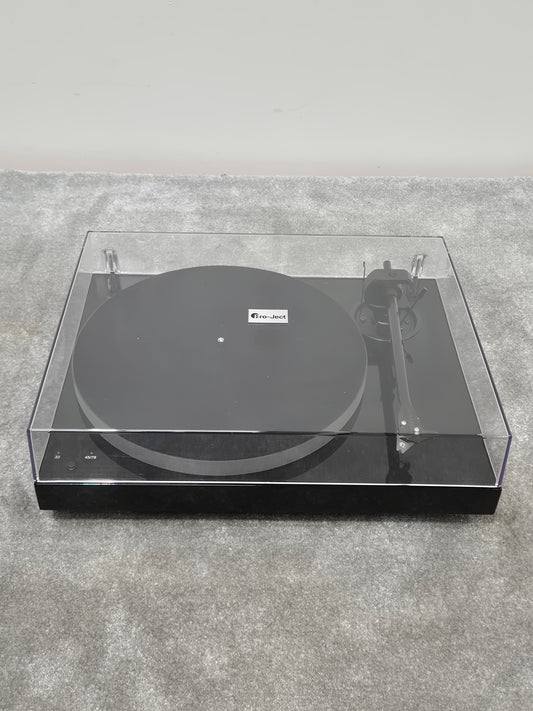 Pro-Ject X1 Turntable - Belt-Drive Turntable w/ Original Box - Excellent