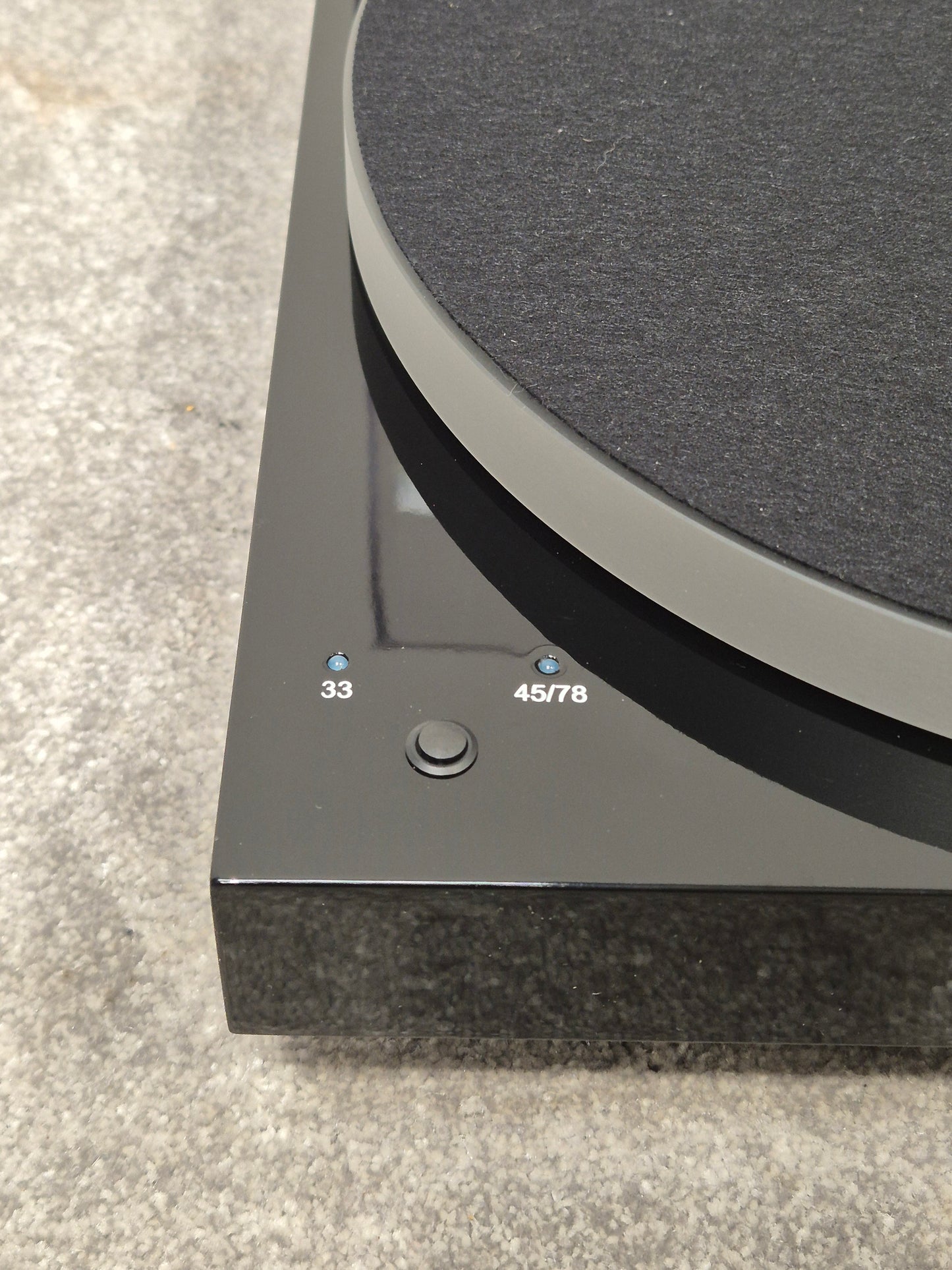 Pro-Ject X1 Turntable - Belt-Drive Turntable w/ Original Box - Excellent