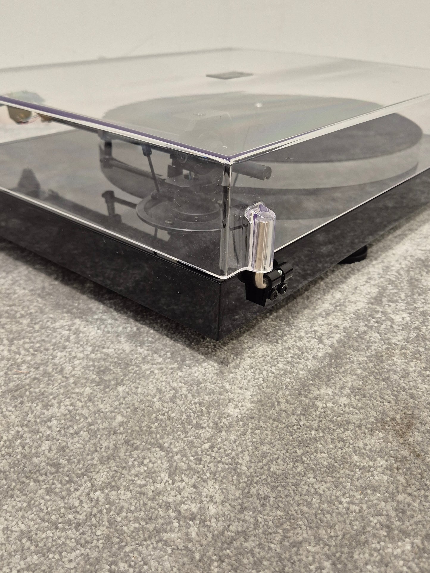 Pro-Ject X1 Turntable - Belt-Drive Turntable w/ Original Box - Excellent