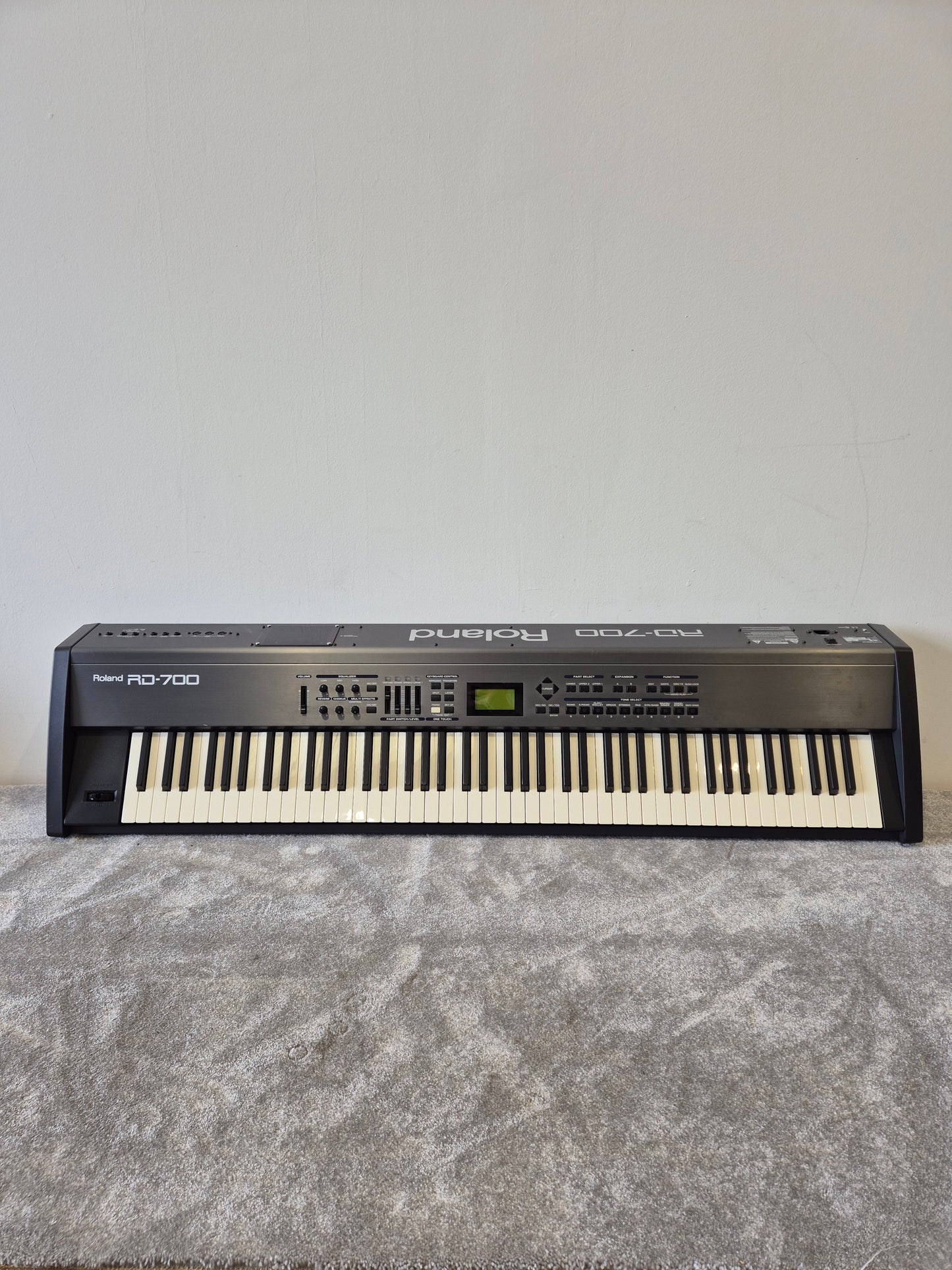 Roland RD-700 - Digital Stage Piano (Read Description)