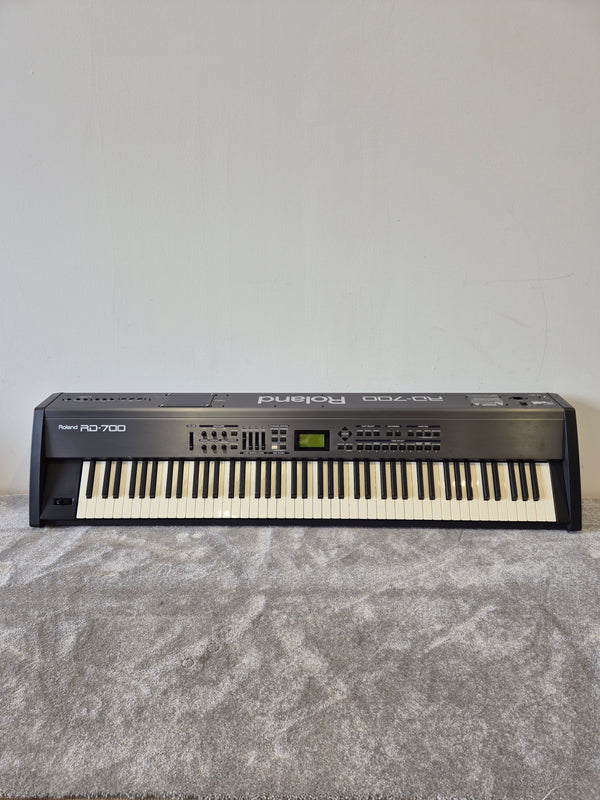 Roland RD-700 - Digital Stage Piano (Read Description)