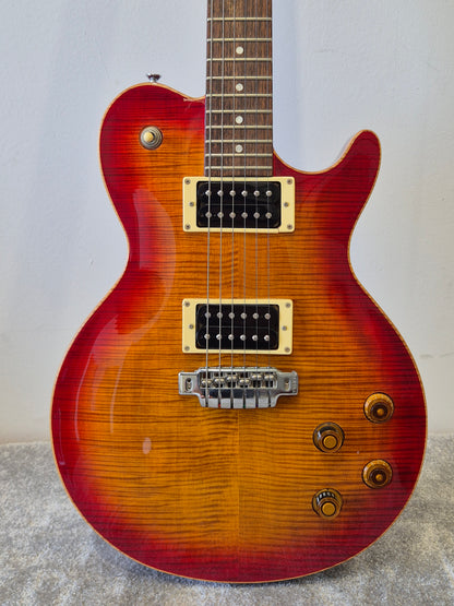 Line 6 James Tyler Variax JTV-59 - Electric Guitar w/ Soft Gig Bag
