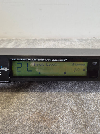 Alesis MidiVerb 4 - Dual-Channel Digital Signal Processor