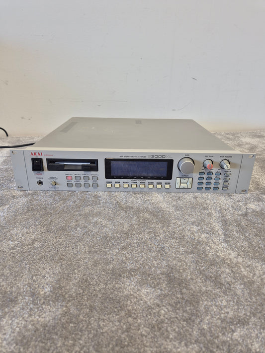 Akai S3000XL - Digital Sample-Based Subtractive Sampler