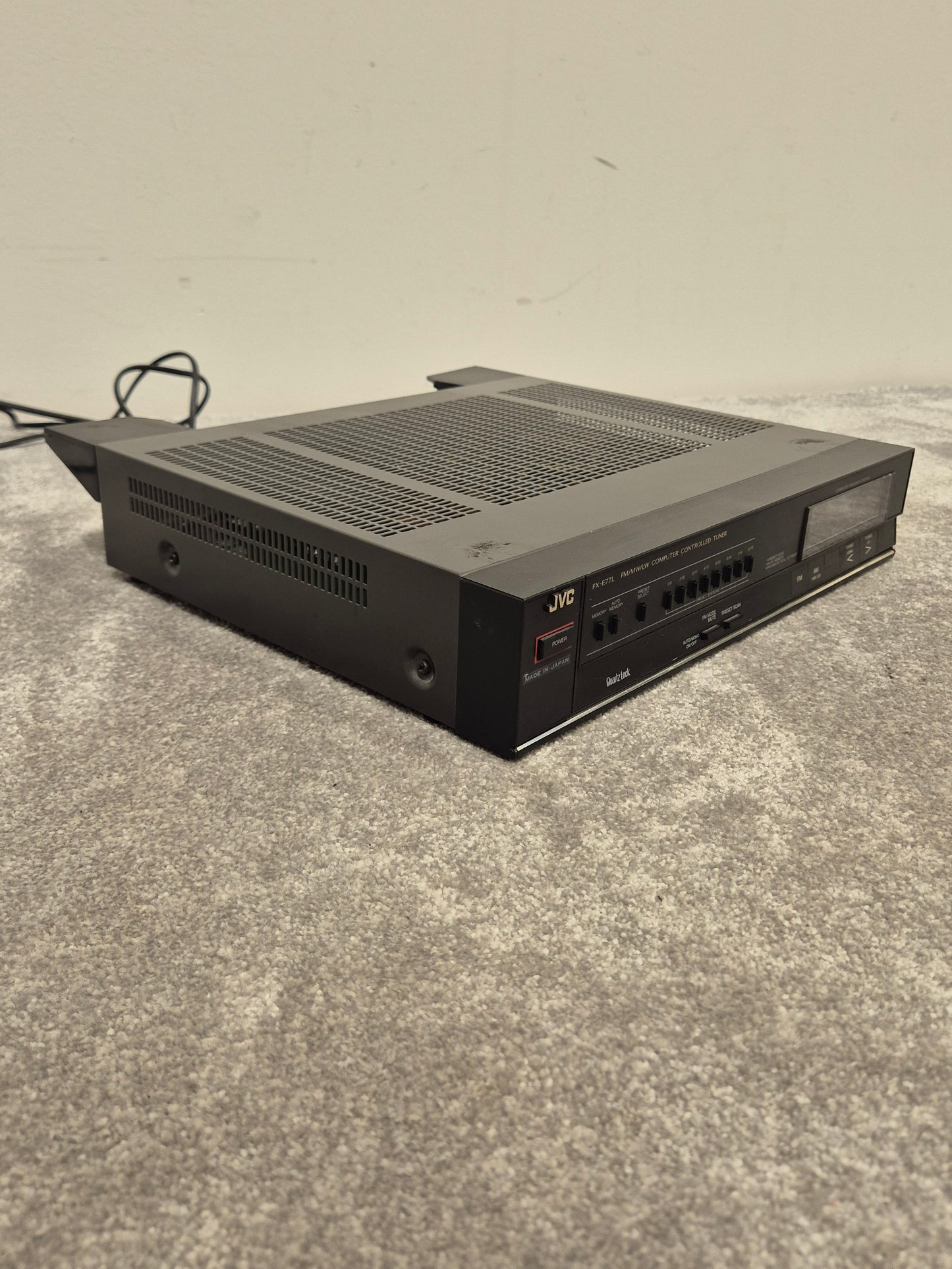 JVC FX-E77L - Computer-Controlled Tuner - Very Good