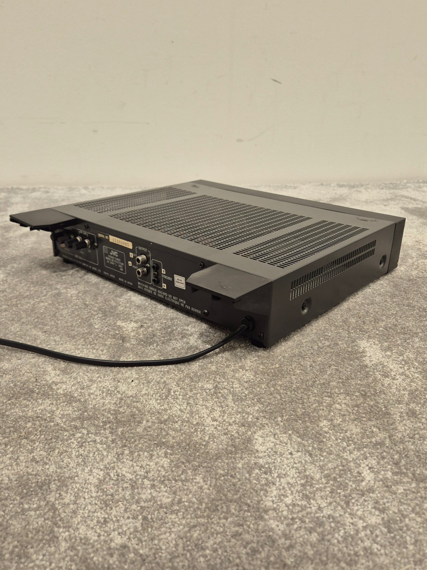 JVC FX-E77L - Computer-Controlled Tuner - Very Good