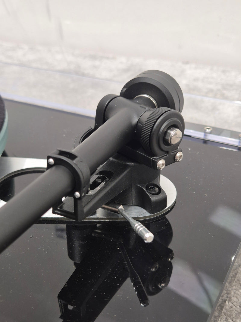 Rega Planar 3 - Lightweight Turntable (Spares or Repairs) - Image 3