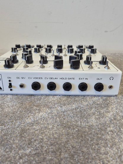 SOMA Laboratory Lyra-8 - Organismic Synthesizer w/ Soft Case - Excellent