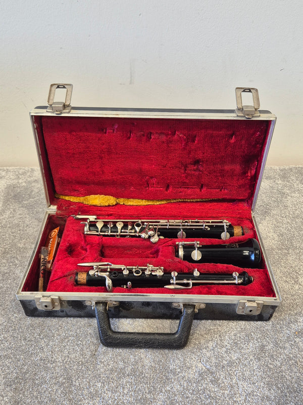 Boosey and Hawkes Regent Oboe w/ Hard Case - Very Good