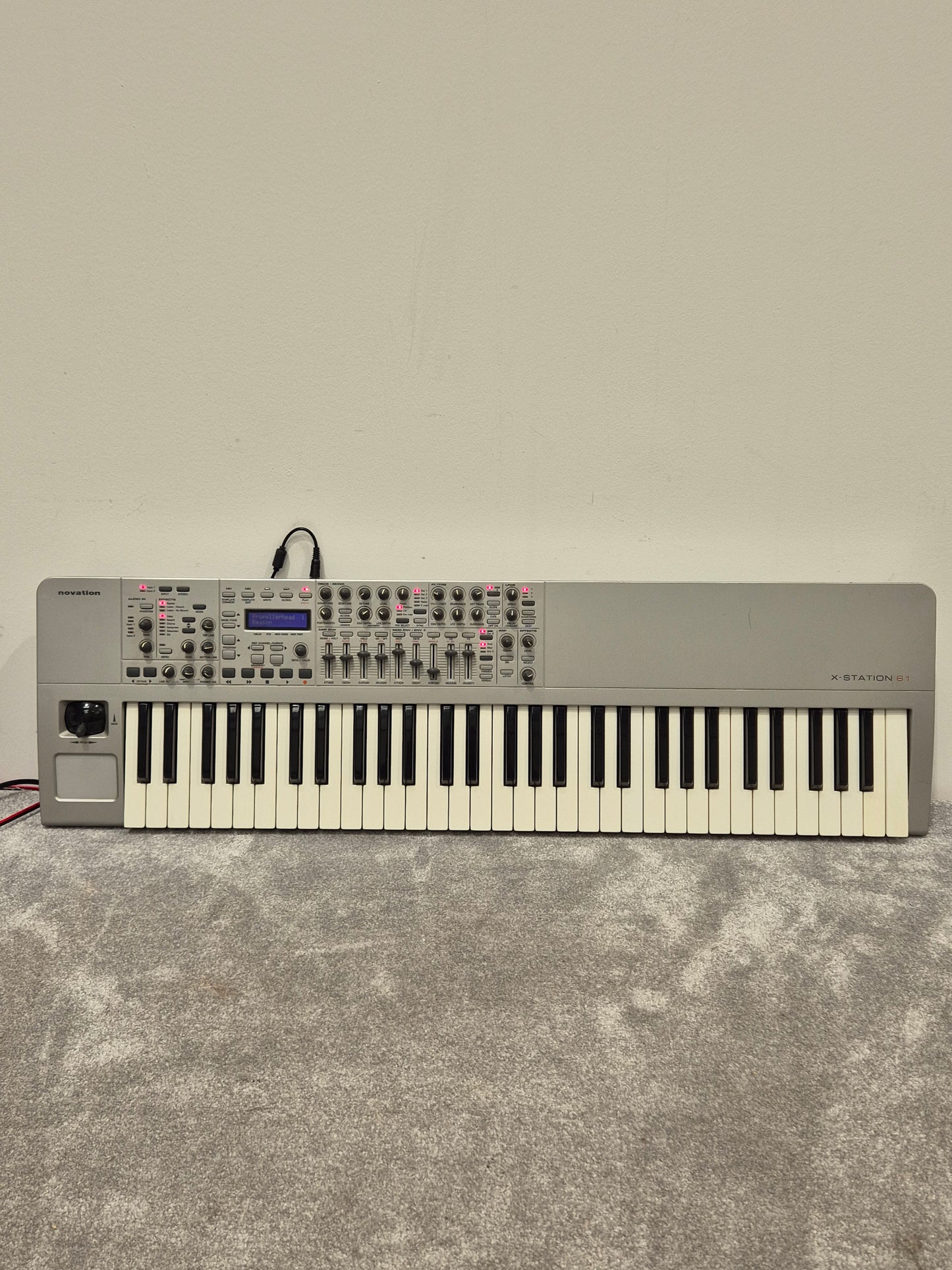 Novation X-Station 61 - Virtual Analog Synthesizer w/ Soft Bag