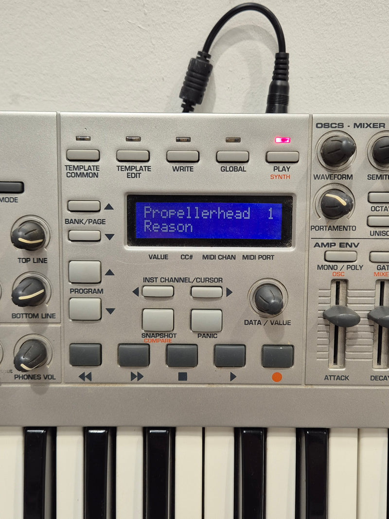 Novation X-Station 61 – Virtual Analog Synthesizer – Good w/ Soft Bag - Image 4