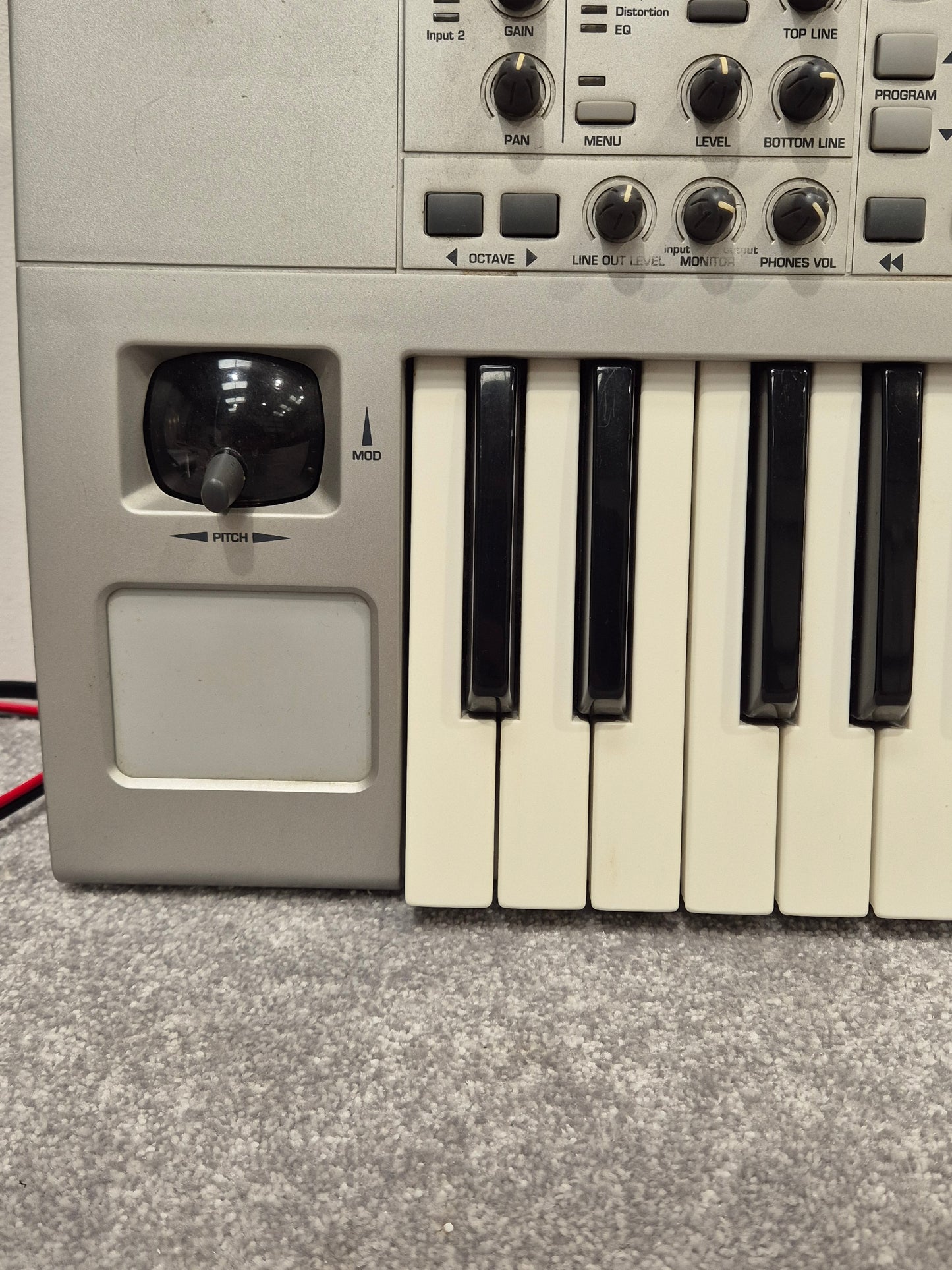 Novation X-Station 61 - Virtual Analog Synthesizer w/ Soft Bag
