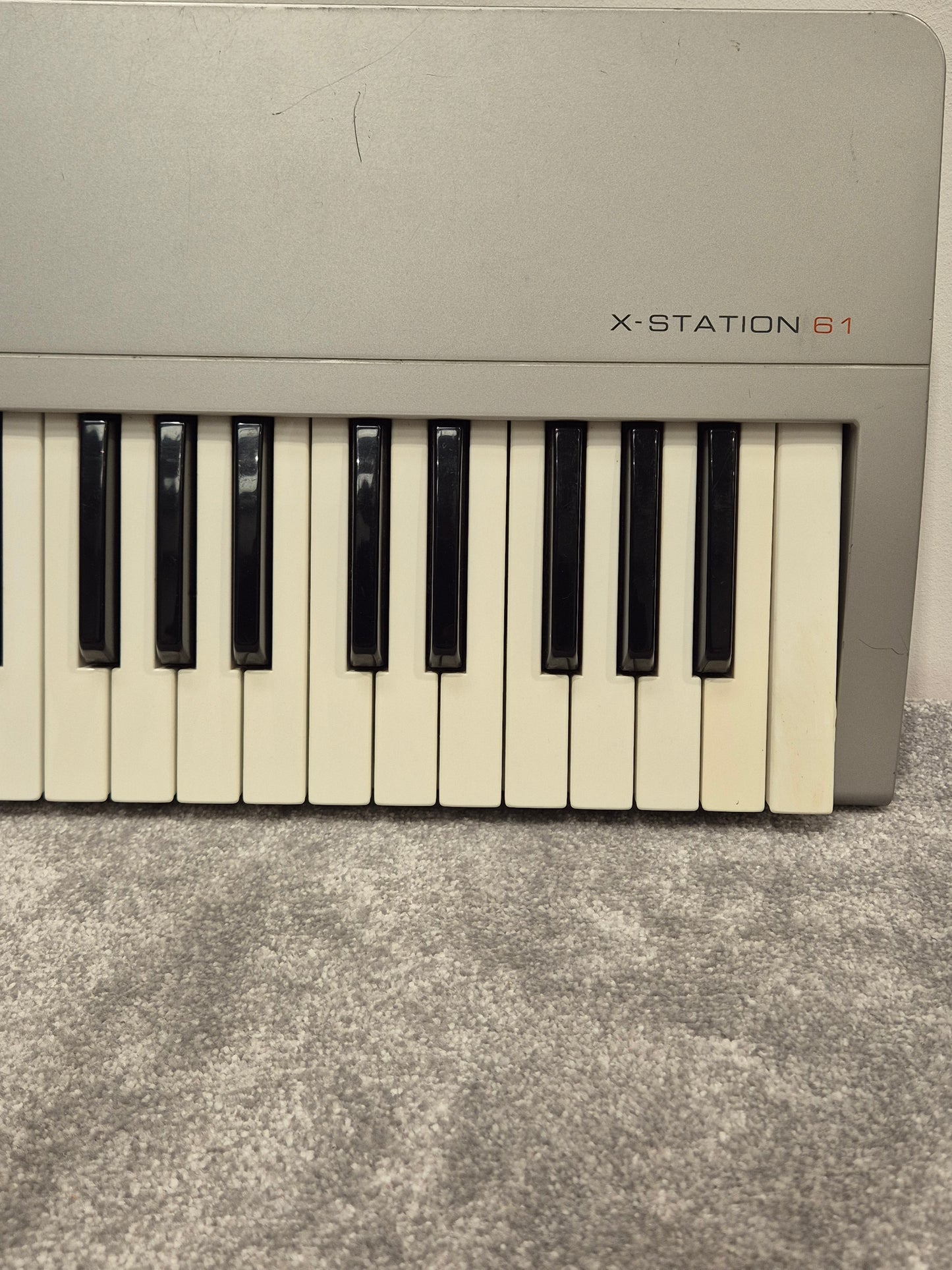 Novation X-Station 61 - Virtual Analog Synthesizer w/ Soft Bag