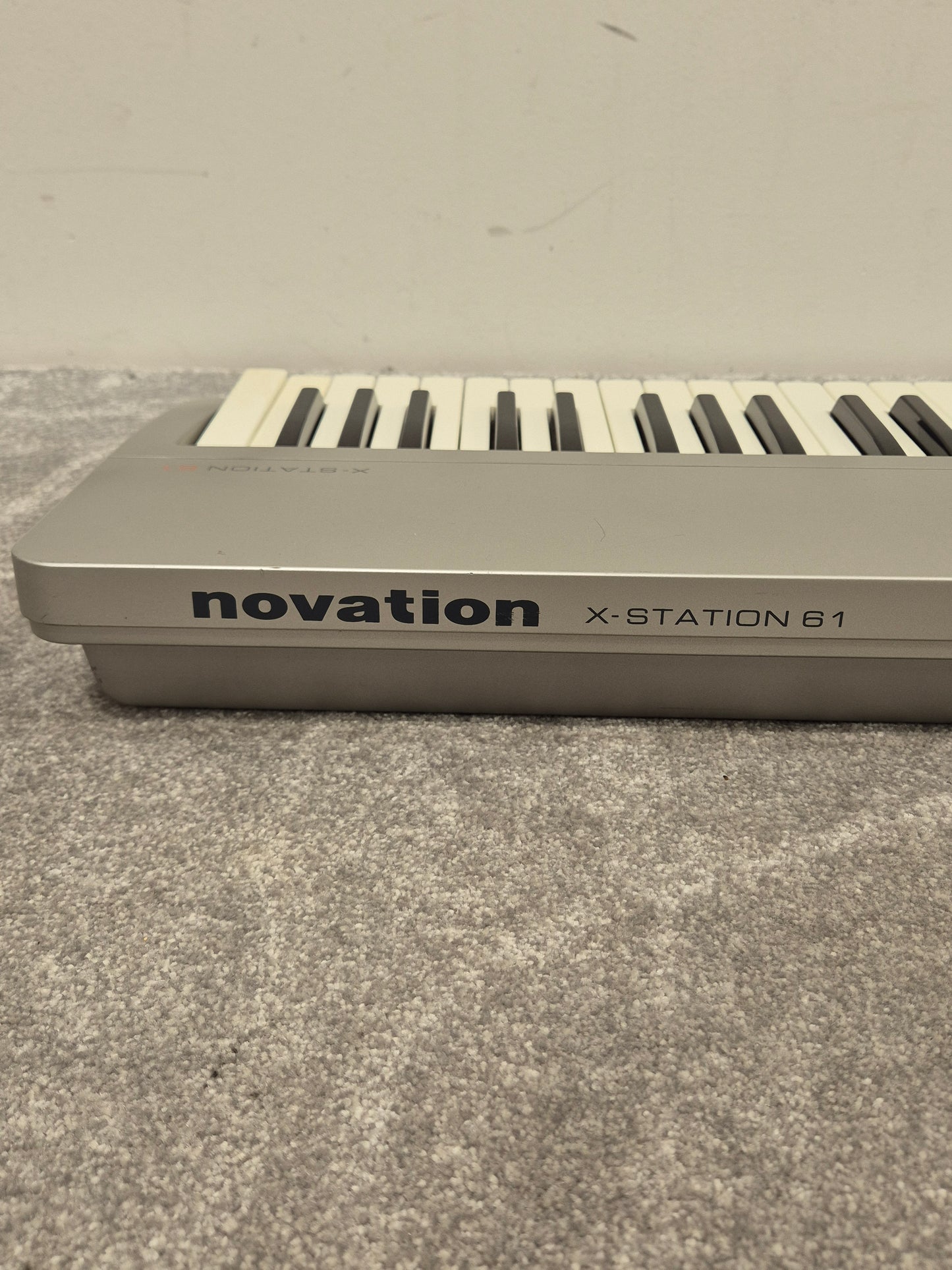 Novation X-Station 61 - Virtual Analog Synthesizer w/ Soft Bag