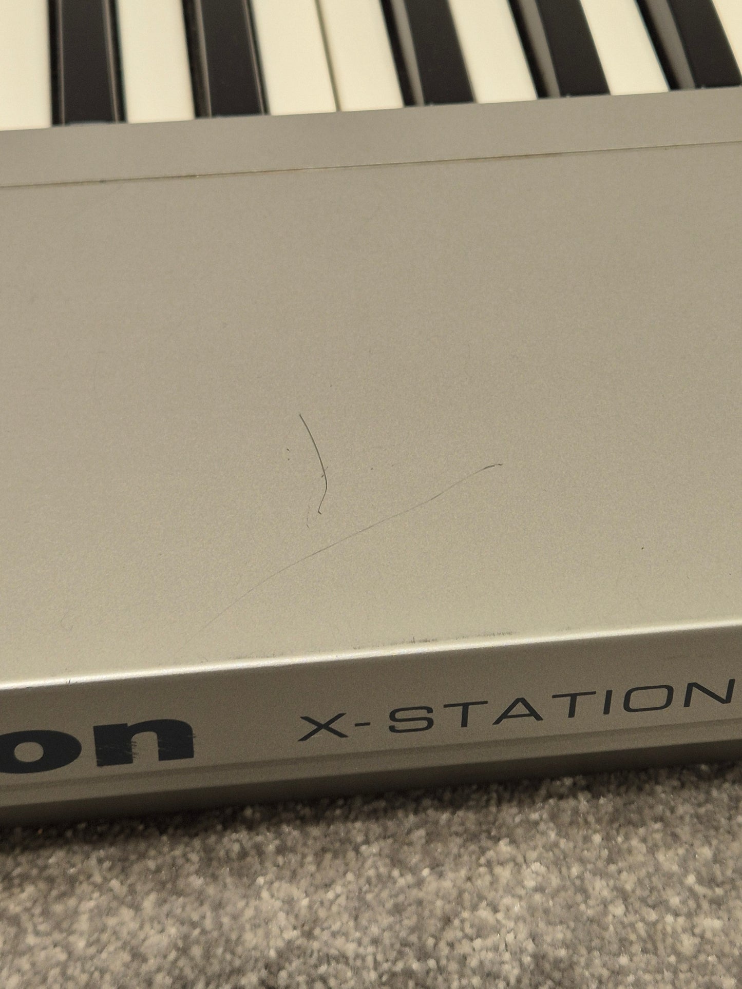 Novation X-Station 61 - Virtual Analog Synthesizer w/ Soft Bag
