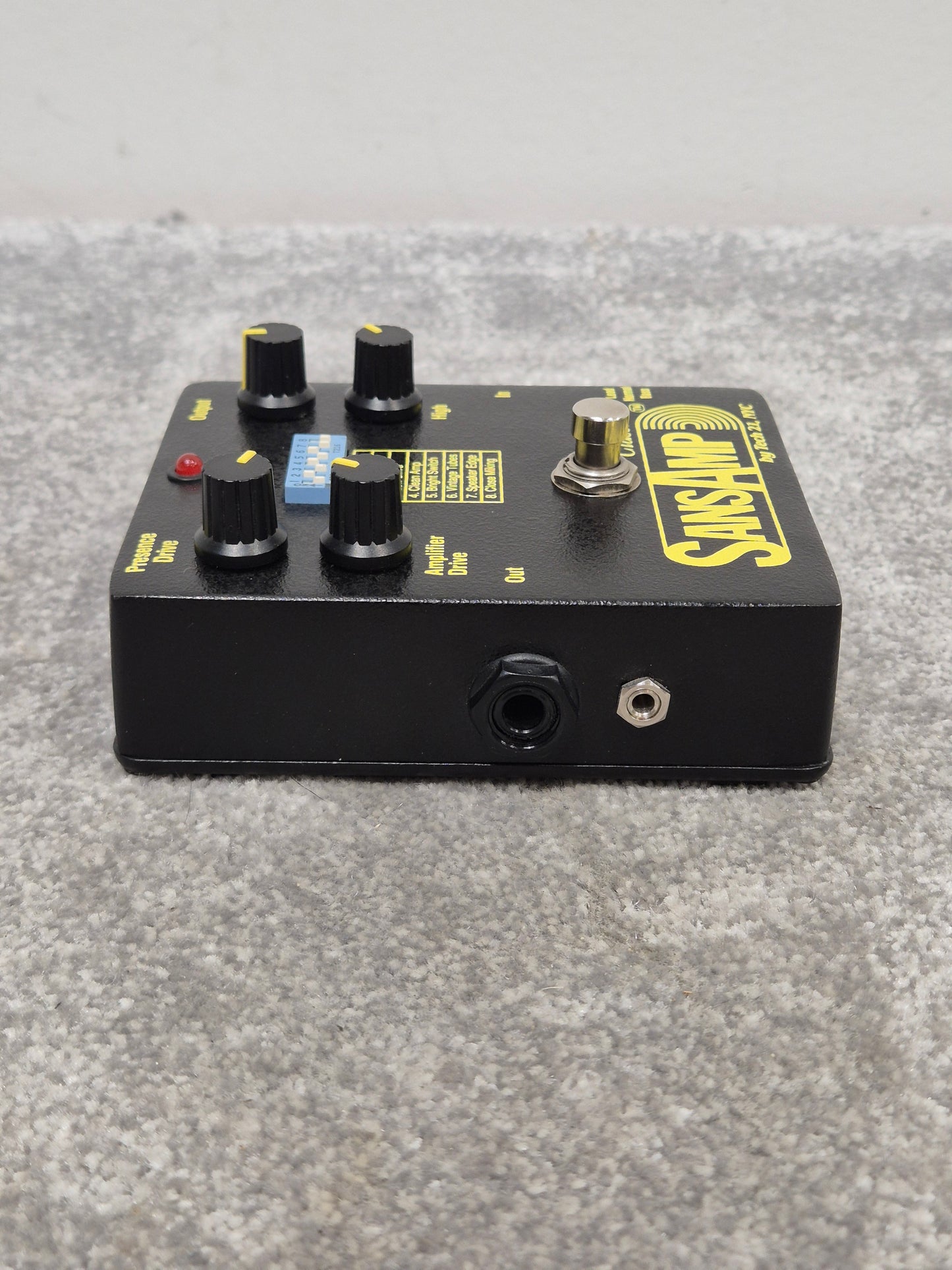 SansAmp Classic by Tech 21 - Guitar and Bass Preamp Pedal - Good