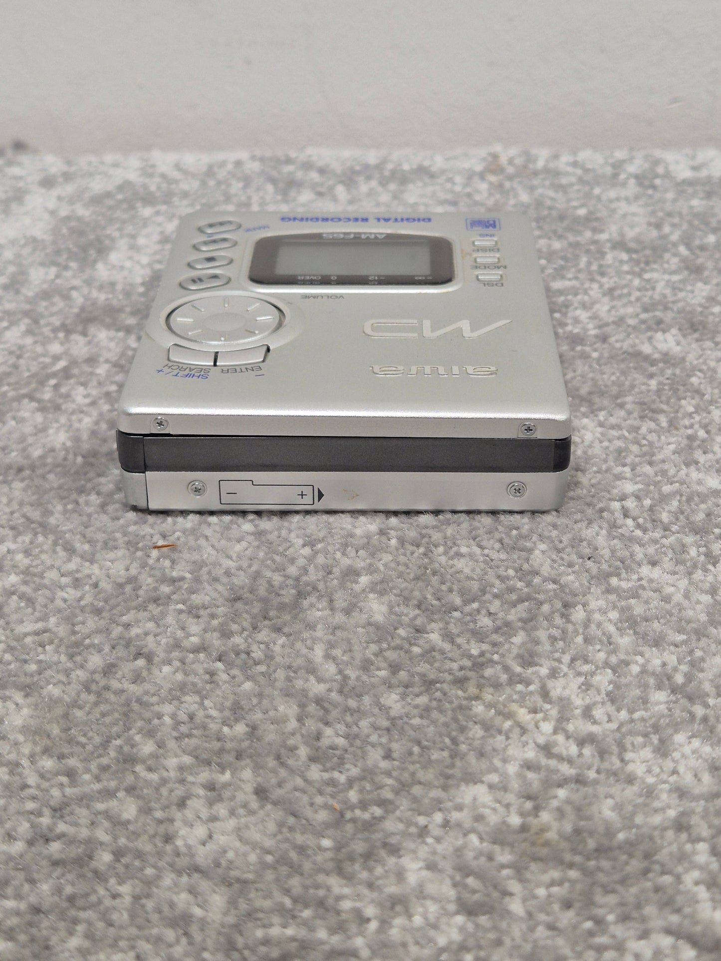 Aiwa AM-F65 - Portable MiniDisc Recorder (Read Description)