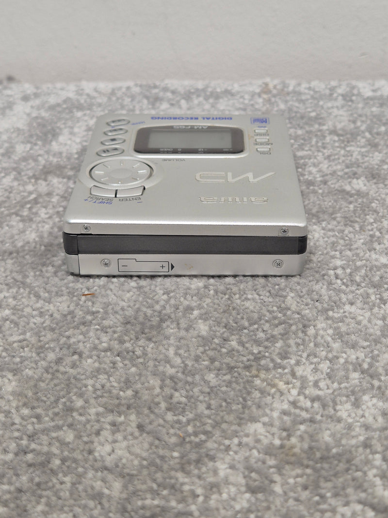 Aiwa AM-F65 - Portable MiniDisc Recorder (Read Description) - Image 3