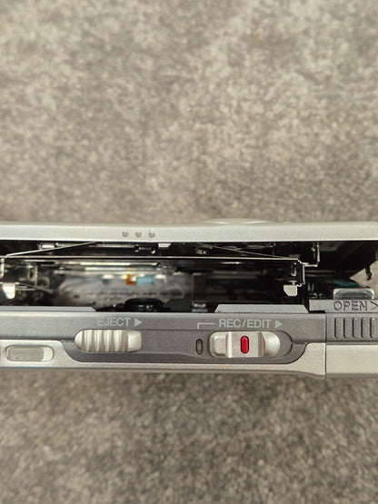 Aiwa AM-F65 - Portable MiniDisc Recorder (Read Description)