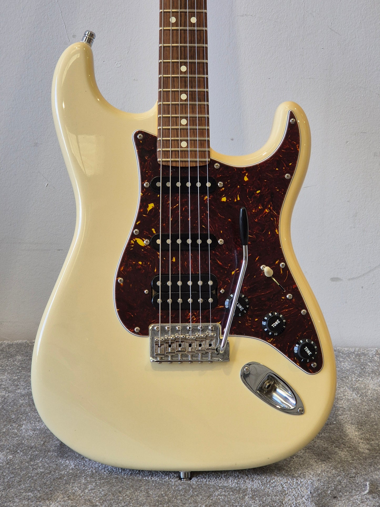 Fender American Special Stratocaster 2017 Electric guitar - Olympic White w/ Hard Case - Excellent