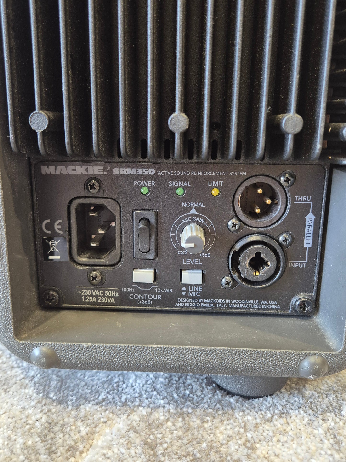 Mackie SRM350 - Active PA Speaker w/ Mackie Soft Bag - Very Good
