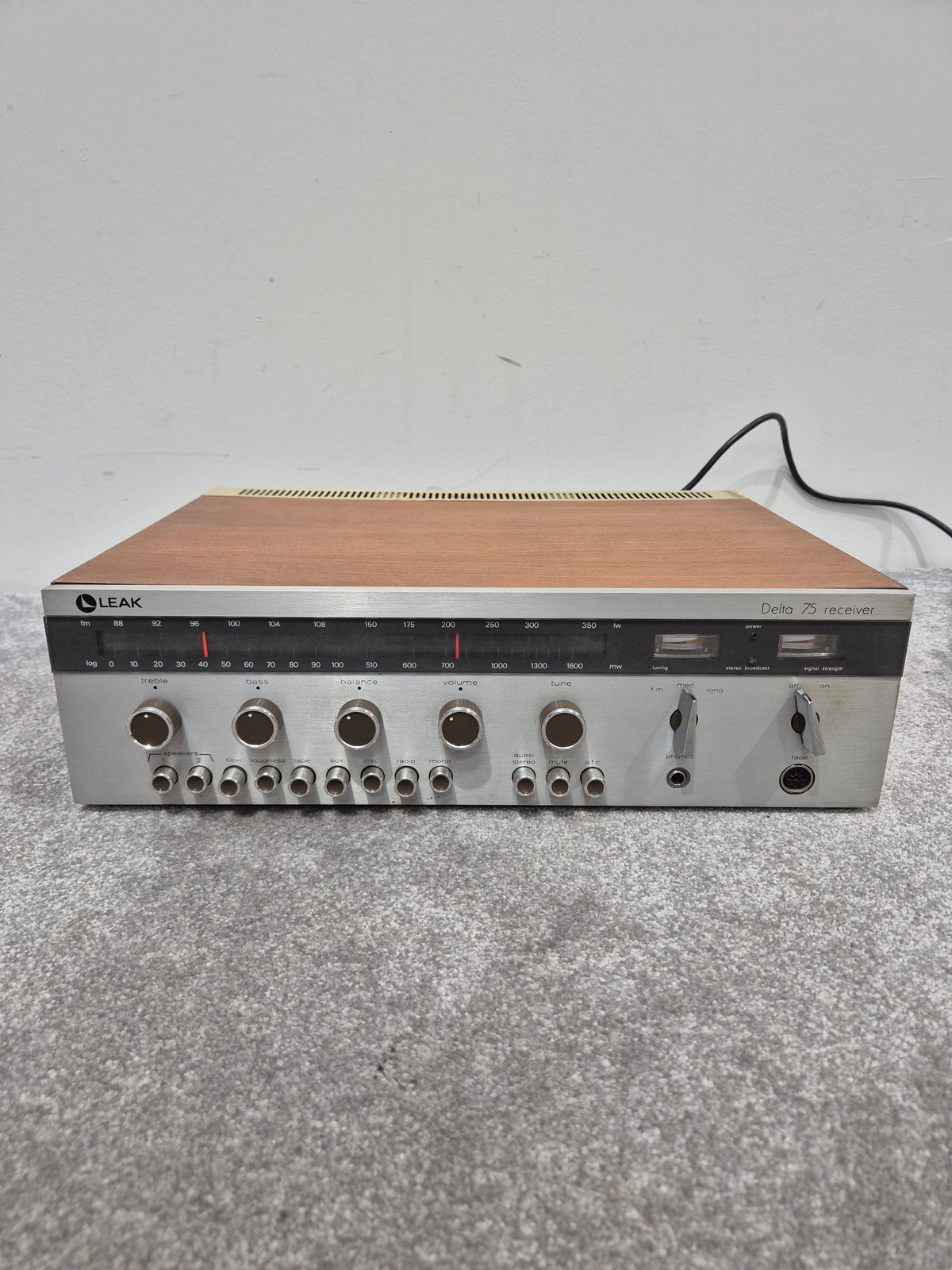 Leak Delta 75 Receiver - Vintage Stereo Receiver (Spares or Repairs)