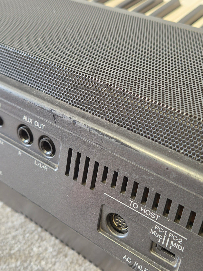 Yamaha PSR-8000 - Versatile Electronic Keyboard - Fair - Image 3