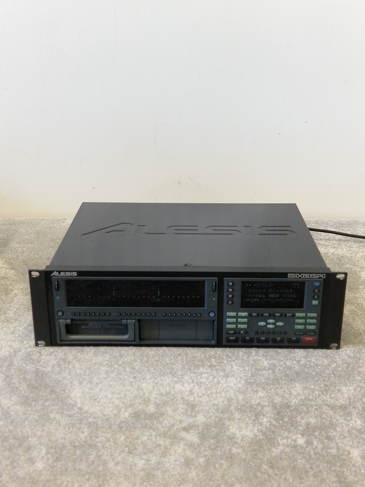 Alesis ADAT HD24 24-Track Hard Disk Recorder – Very Good Condition, High-Resolution Audio, Dual Drive Bays