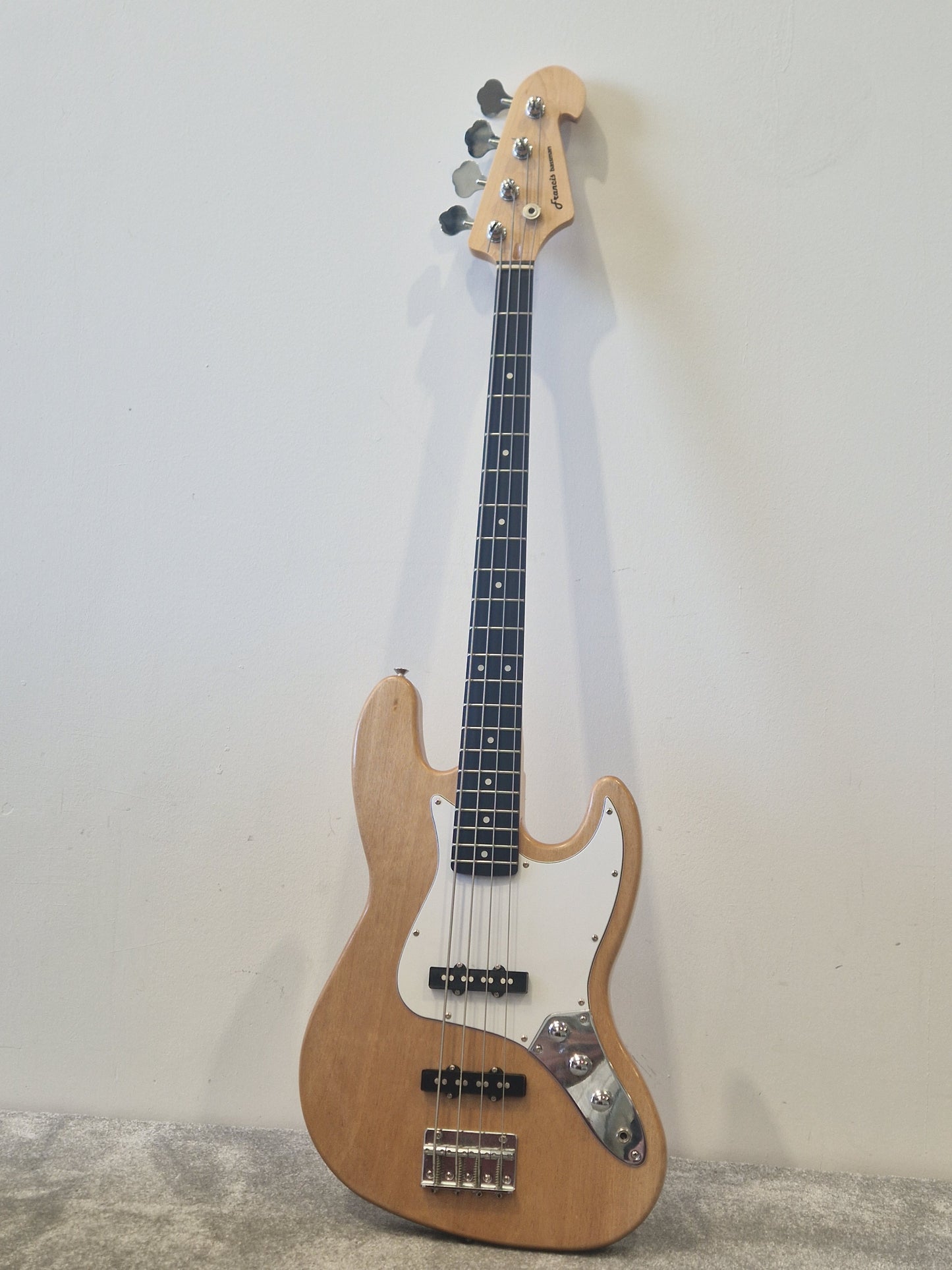 Francis Bassman Custom 4-String Bass – Jazz-Inspired Build, Dual Single-Coil Pickups, Premium Hardware - Very Good