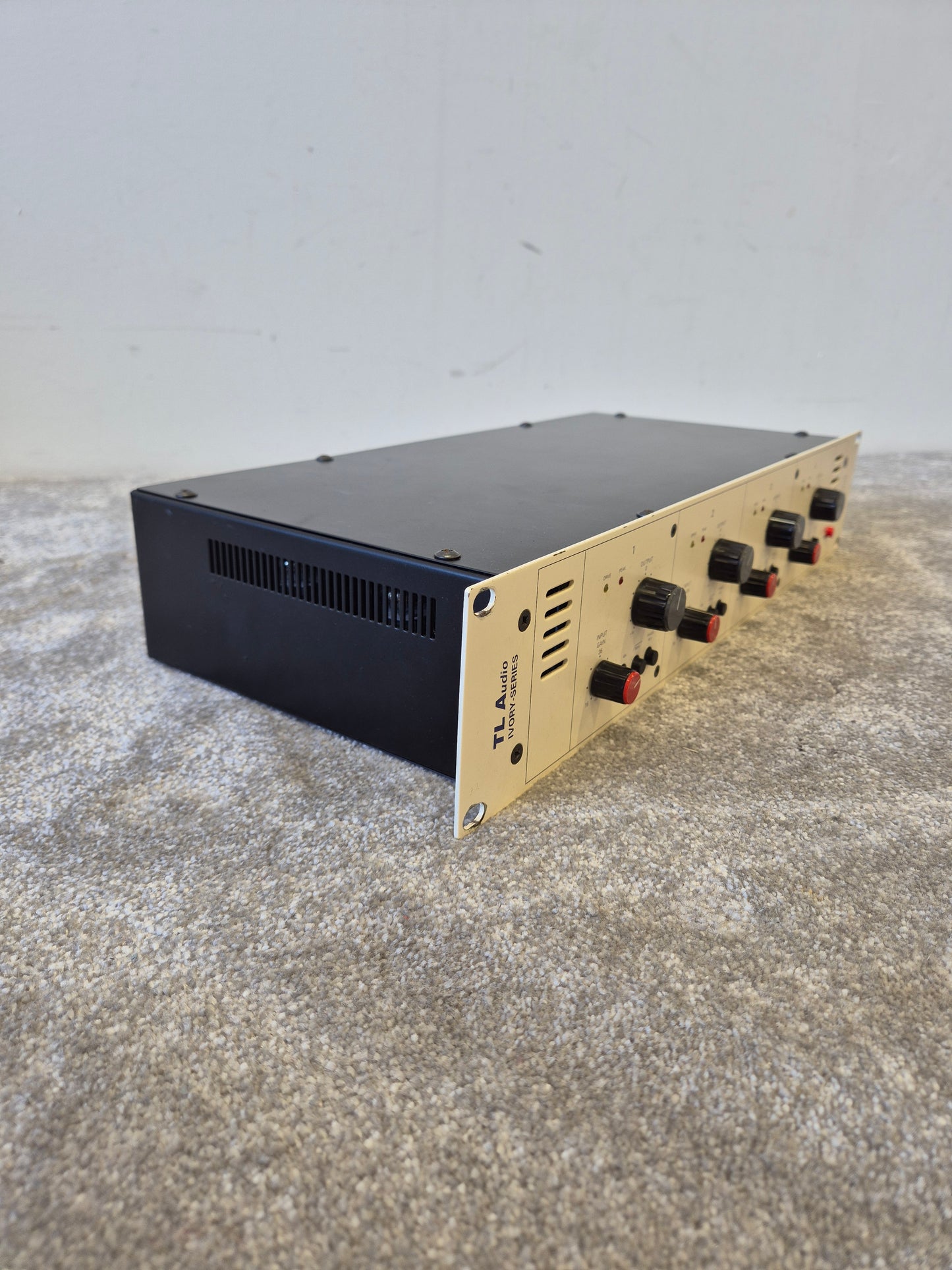 TL Audio Ivory Series 5001 Quad Valve Pre-Amplifier - Very Good Condition