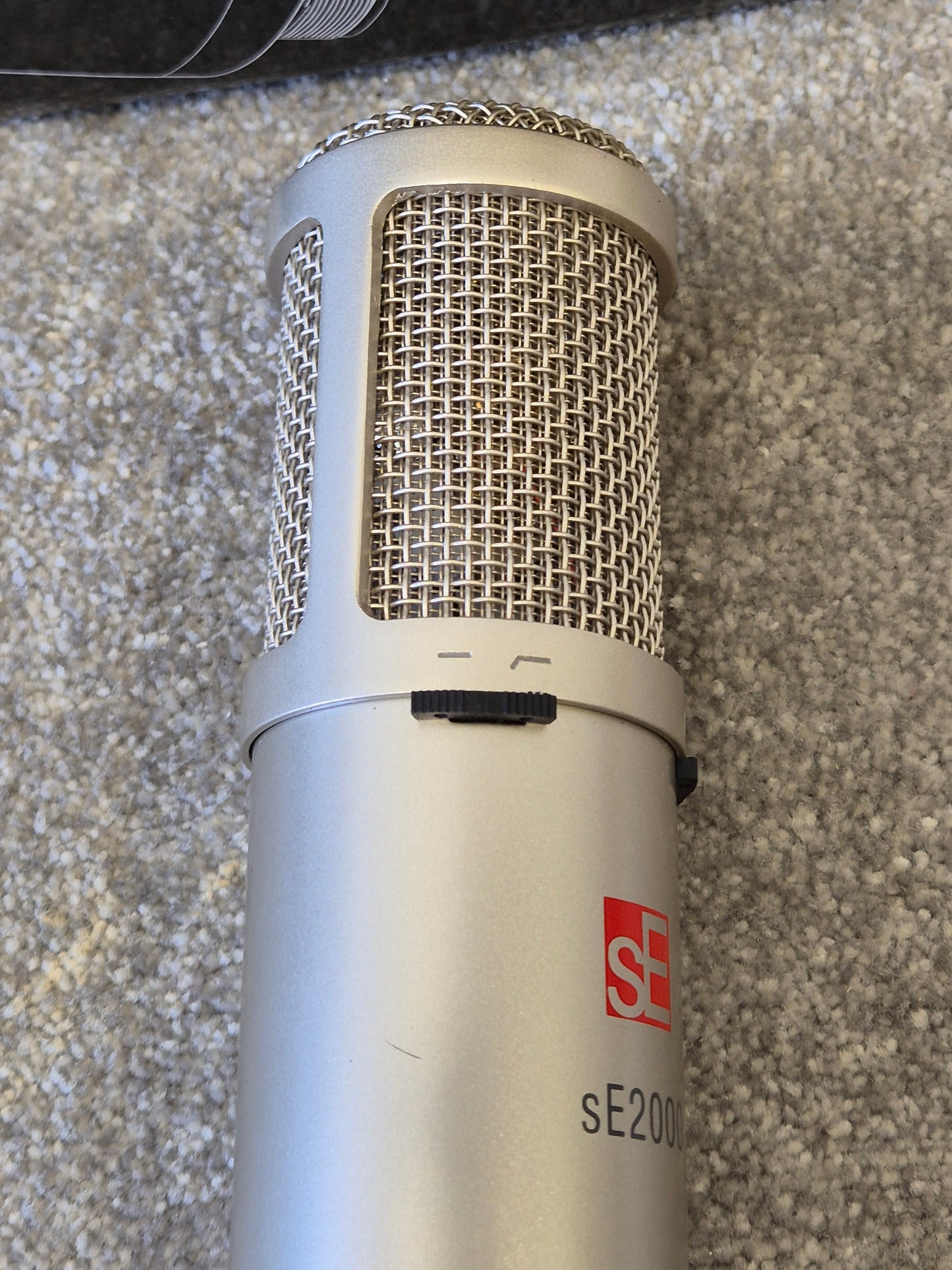 sE Electronics sE2000 - Condenser Microphone w/ Original Box - Excellent Condition