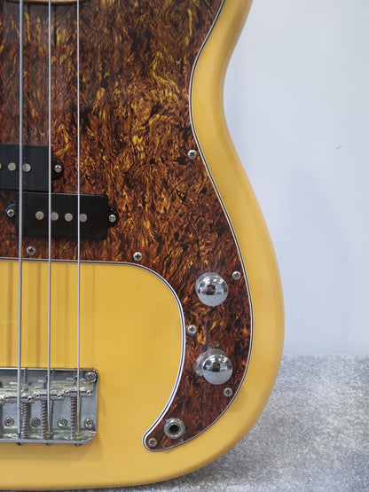 Chord 4 String Bass Guitar – Classic P Bass Design, Reliable Hardware- Excellent